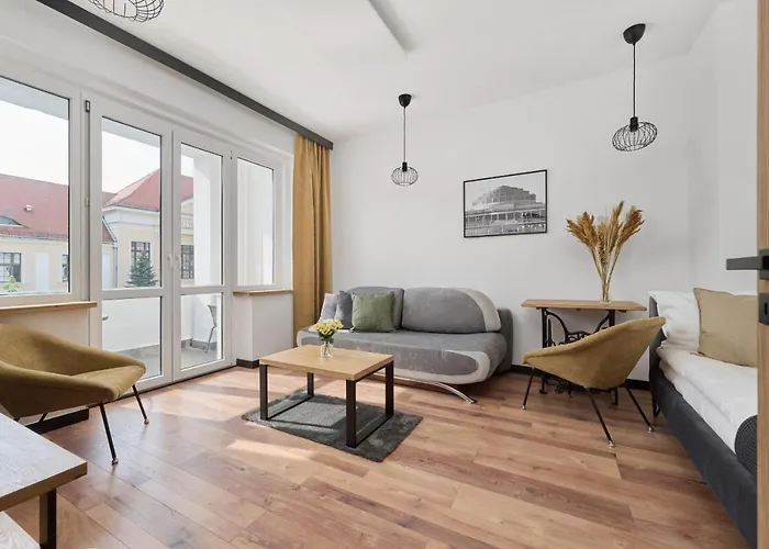 Norwida Apartment With Balcony Downtown Wroclaw By Noclegi Renters